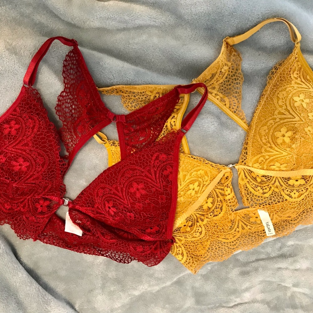 Bralettes set of two one size gold burgundy red lace bra front clasp closure OS